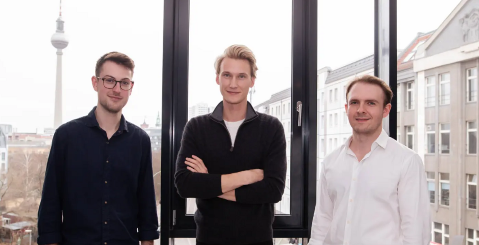 Plato Founders Matthias Heinrich (CPO), Benedikt Nolte (CEO), Oliver Birch (CTO) Plato Founders Matthias Heinrich (CPO), Benedikt Nolte (CEO), Oliver Birch (CTO)
