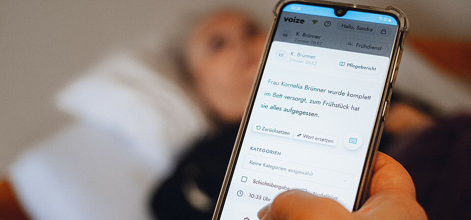 voize has specialized in developing an intuitive voice documentation app for the care sector