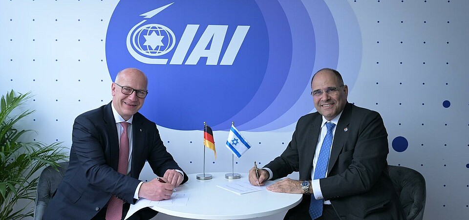 Berlin's Governing Mayor Kai Wegner and IAI CEO Moshe Levy