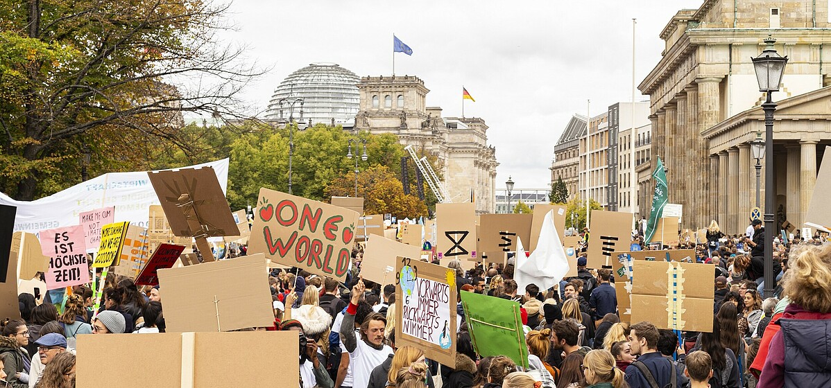 Climate strike in Berlin's governmental district Climate strike in Berlin's governmental district
