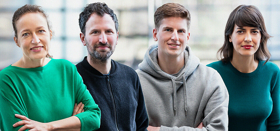 Righteous dudes – the DUDE CHEM management team The DUDE CHEM management team Henriette Nowothnick (Chief Scientific Officer), Mathis Han (Chief Data Scientist), Tino Mundt (Chief Engineer), and CEO Sonja Jost.