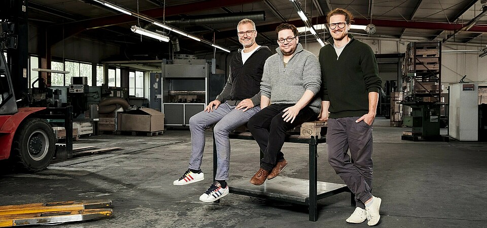 The Absora team: Johannes Kotte, CEO, Johannes Härle, Erfinder und Maximilian Schmiedel, COO The Absora team: Johannes Kotte, CEO, Johannes Härle, Erfinder und Maximilian Schmiedel, COO