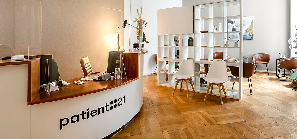 Welcoming – one of Patient21’s 50 practices in Germany Real world combined with digital tech: Patient21 understands the need to visit your doctor.
