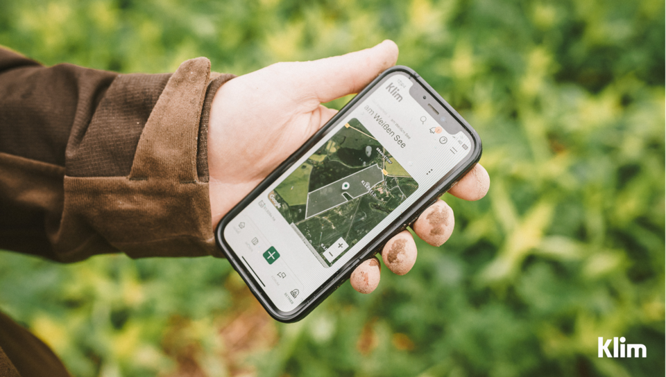 Klim’s digital platform offers farmers documentation and financing options for regenerative measures, as well as access to knowledge and a community. Klim’s digital platform offers farmers documentation and financing options for regenerative measures, as well as access to knowledge and a community.